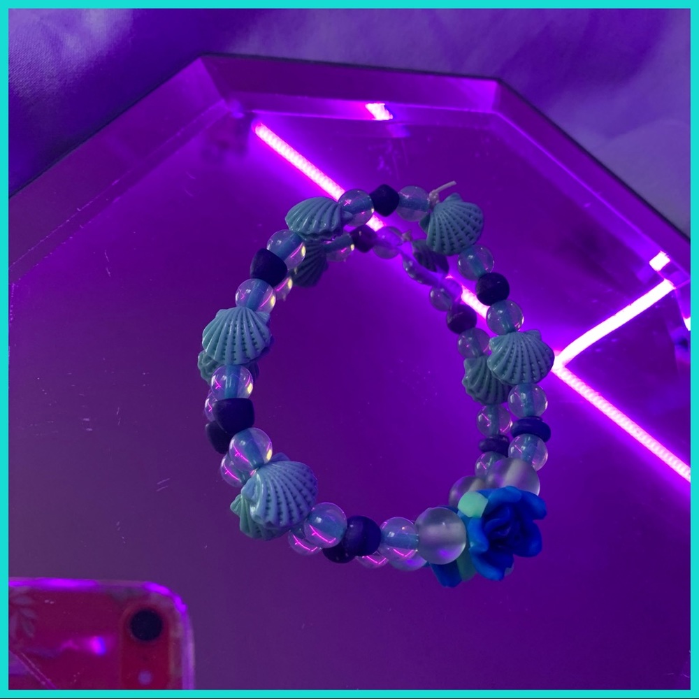 Handmade blue shell and rose bracelet
